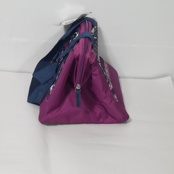 Igloo Mini Essential Tote Insulated Zip Closure 9 Can Cooler Bag Travel Beach - Picture 4 of 10